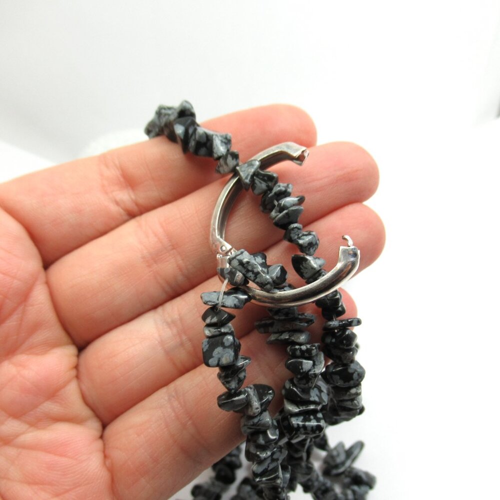 Snowflake Obsidian gemstone chip strand necklace - Picture 4 of 7